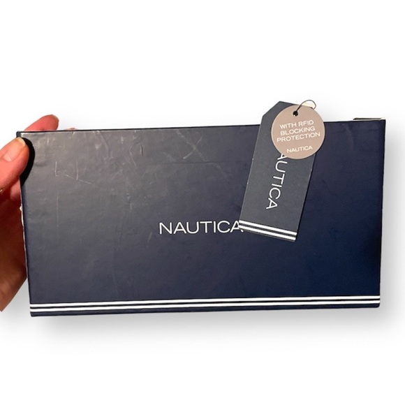 Nautica Navy White Red Yellow Money Manager Wallet - Picture 6 of 7